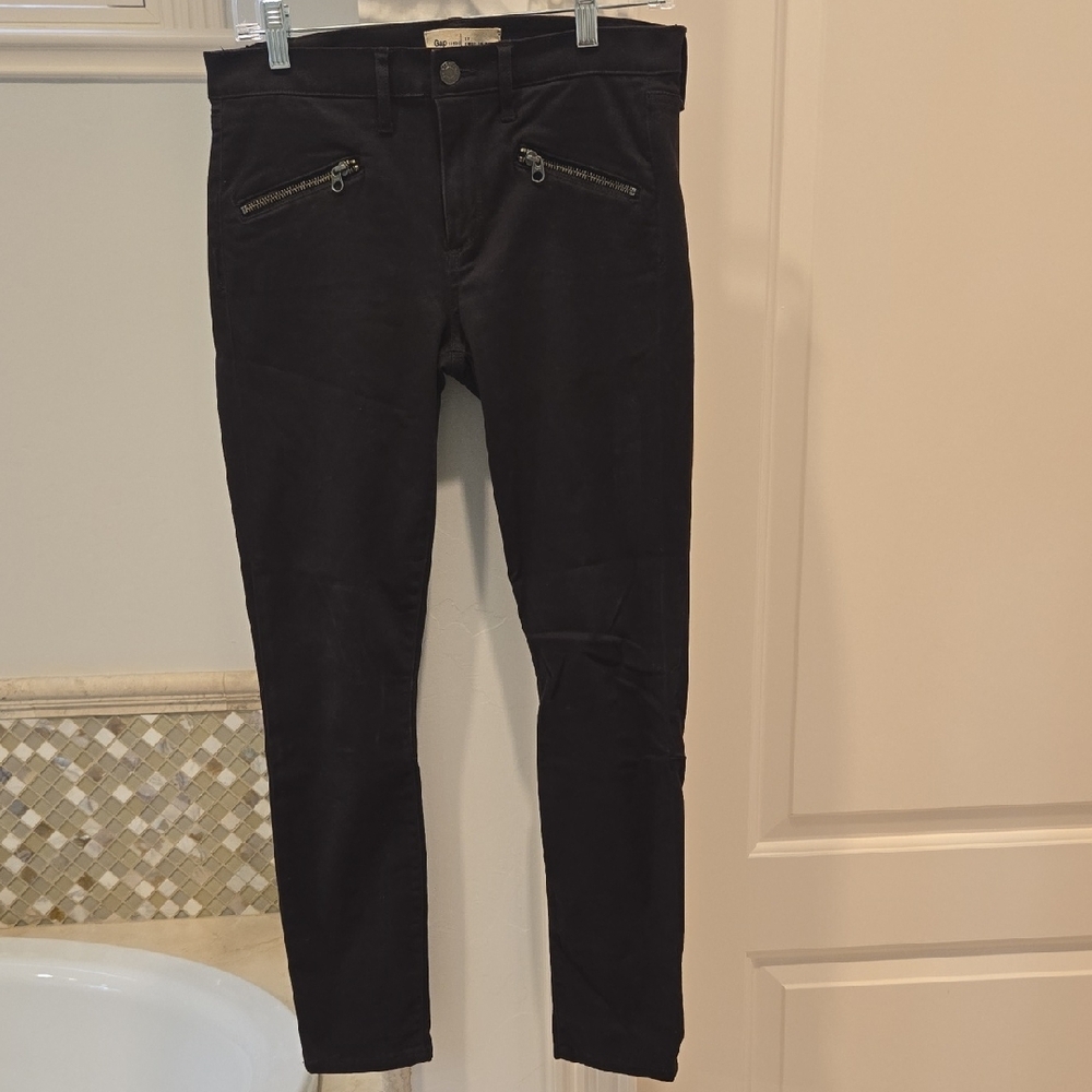Gap True Skinny Jeans with Zipper Pockets